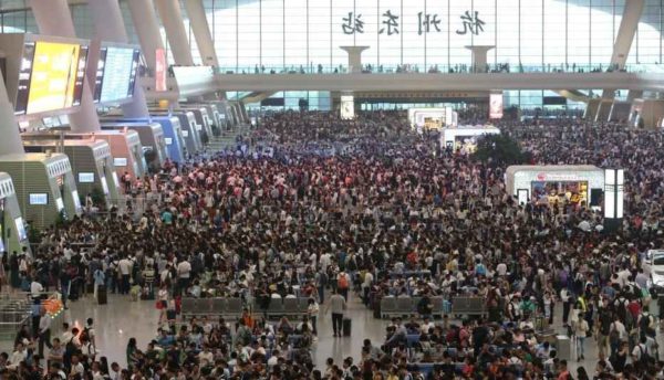 زيادة رحلات القطارات بمناسبة عيد قوارب التنين بجميع أنحاء الصين