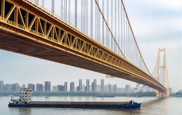 افتتاح أطول جسر معلق من طابقين في العالم في مدينة ووهان الصينية 5