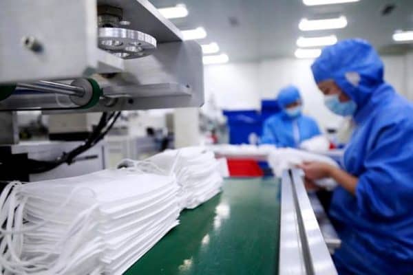 احدى مصانع الكمامات الطبية في الصين